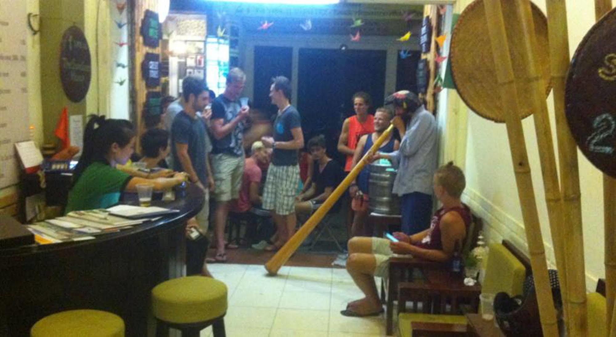 Hanoi Massive Hostel Εξωτερικό φωτογραφία