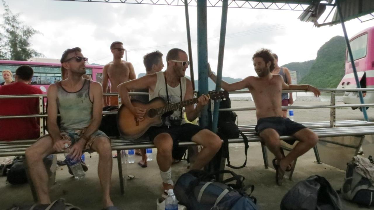 Hanoi Massive Hostel Εξωτερικό φωτογραφία
